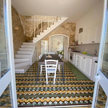 Casa Vacanze Illiria A Roca Vecchia Vicinissima Al Mare Dış mekan fotoğraf