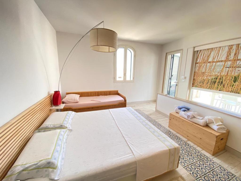 Casa Vacanze Illiria A Roca Vecchia Vicinissima Al Mare Dış mekan fotoğraf
