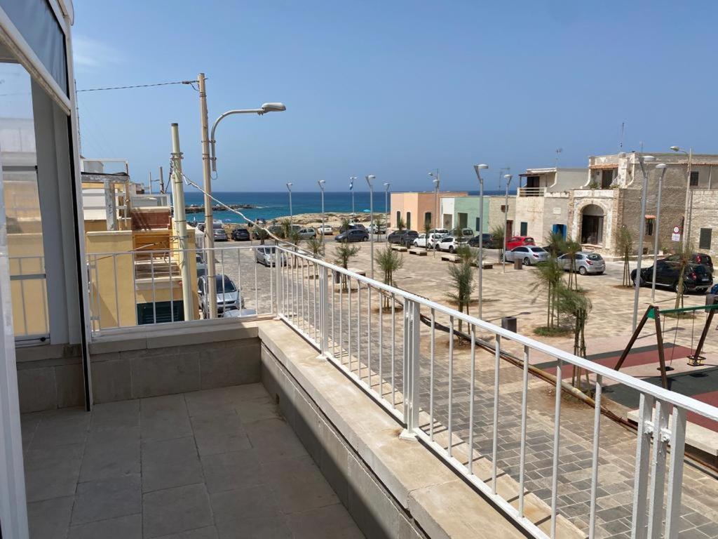 Casa Vacanze Illiria A Roca Vecchia Vicinissima Al Mare Dış mekan fotoğraf